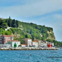 Being a resort city in Slovenia, Piran boasts of homes that are not only luxurious but also scenic.